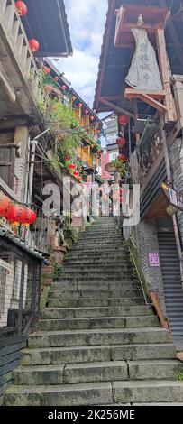 Jioufen Village, Taipei - Apr 24, 2022: Vista mozzafiato del villaggio di Jioufen, New Taipei City, Taiwan Foto Stock