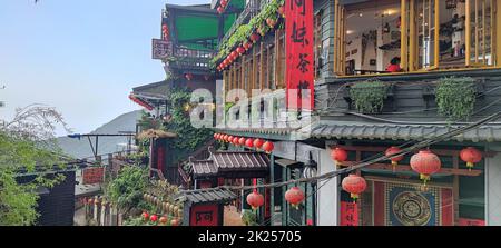 Jioufen Village, Taipei - Apr 24, 2022: Vista mozzafiato del villaggio di Jioufen, New Taipei City, Taiwan Foto Stock