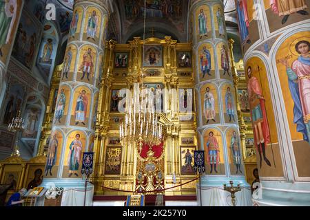 Kolomna, Russia - 10 giugno 2022: All'interno della cattedrale dell'Assunzione (Uspenskiy) del Cremlino di Kolomna nella città vecchia di Kolomna Foto Stock
