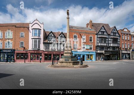 Tewkesbury, Regno Unito, maggio 2022 - la Croce del mercato nella città di mercato di Tewkesbury in Gloucestershire, Inghilterra, Regno Unito Foto Stock