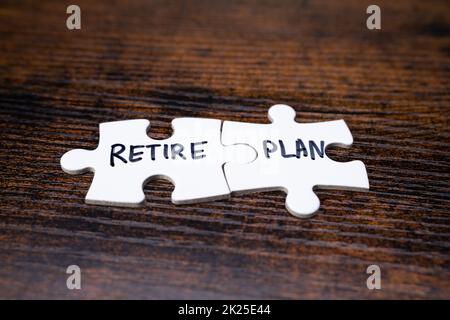 Pensione ritiro progettazione con pezzi di sega Foto Stock