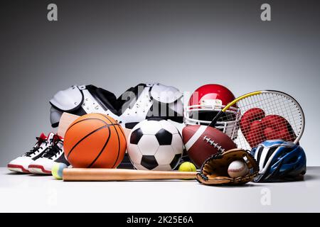 Vari attrezzi per attrezzature sportive Foto Stock