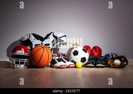 Molti oggetti attrezzatura sportiva Foto Stock