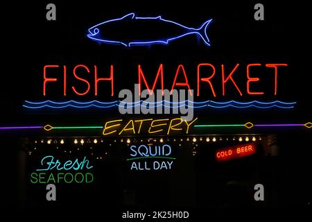 Vintage Neon Fish Market segno Photo composito Foto Stock