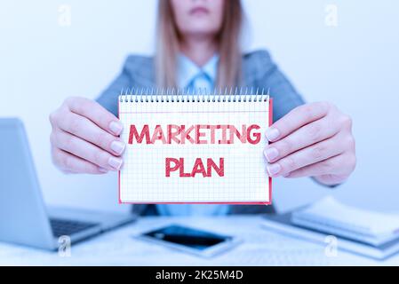 Didascalia di testo che presenta il piano di marketing. Business Concept documento completo delle attività aziendali e pubblicità Consulente finanziario dare consigli di risparmio, imprenditore discutere di affari Foto Stock