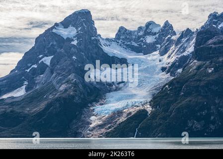 Picco Balmaceda e ghiacciaio di Last Hope Sound, Parco Nazionale Bernardo o'Higgins, Puerto Natales, Cile Foto Stock