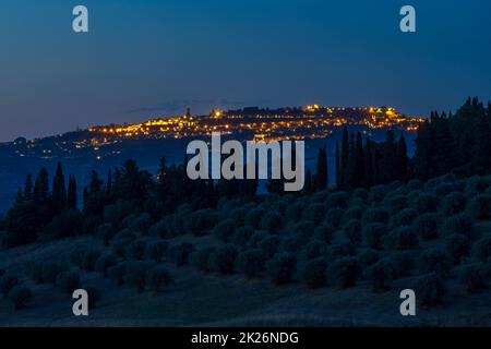 Volterra di notte in Toscana Foto Stock