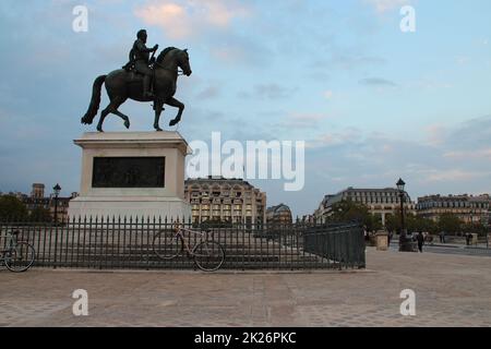 Statua del re enrico IV a parigi (francia) Foto Stock