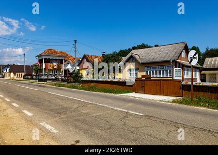 Storiche case in legno nella Bucovina di Romania Foto Stock