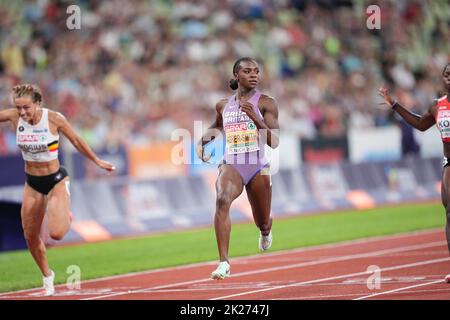 Dina Asher-Smith partecipa ai 100 metri del Campionato europeo di Atletica di Monaco 2022. Foto Stock