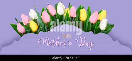 Auguri per la Festa della mamma. Fiori primaverili tulipani, sfondo festivo. Illustrazione vettoriale. Vacanza femminile Foto Stock