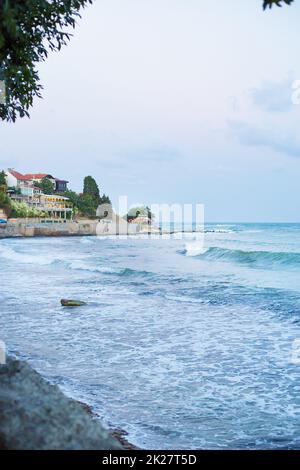 Bellissimi panorami sul mare blu - Bulgaria Nessebar Foto Stock