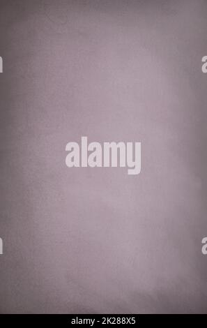 Parete vuota di colore astratto scuro e texture interna della stanza dello studio per esporre i prodotti sfondo parete. Foto Stock