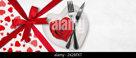 San Valentino cuore a forma di cena o concetto di salute nutrizione. Foto Stock