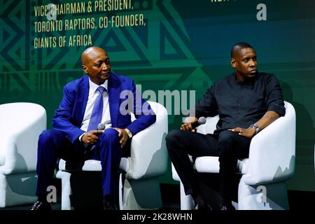 09/19/2022 New York, New York Patrice Motsepe, Masai Ujiria e Adam Silver parlano sul palco dell'inarrestabile Conferenza sull'Africa, tenutasi a Cipriani 42nd Street a New York, lunedì 19 settembre 2022. Foto di Jennifer Graylock-Graylock.com 917-519-7666 Foto Stock