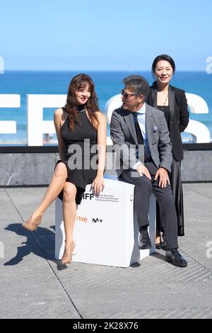 22 settembre 2022, Madrid, Madrid, Spagna: Kwon Hae-hyo, Canzone Sun-mi, Cho Yun-Hee ha partecipato a 'Walk Up' Photocall durante il 70th San Sebastian International Film Festival al Kursaal Palace il 22 settembre 2022 a Donostia / San Sebastian, Spagna (Credit Image: © Jack Abuin/ZUMA Press Wire) Foto Stock