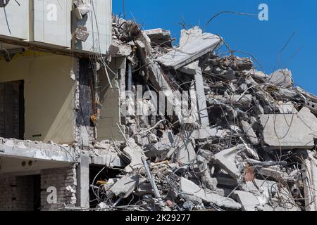 Demolita la casa prima della ricostruzione Foto Stock