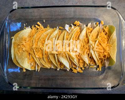 Enchiladas di pollo rosso Foto Stock