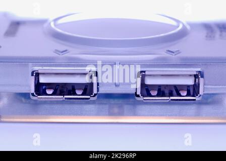 Macro immagine di un connettore USB in un dispositivo di comunicazione Foto Stock
