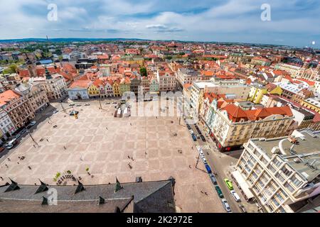 Vista dalla Cattedrale di San Bartolomeo su Piazza della Repubblica. Pilsen (Plzen), Repubblica Ceca Foto Stock