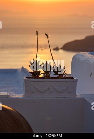 Tramonto su Santorini come visto da Imerovigli. CICLADI, Grecia Foto Stock