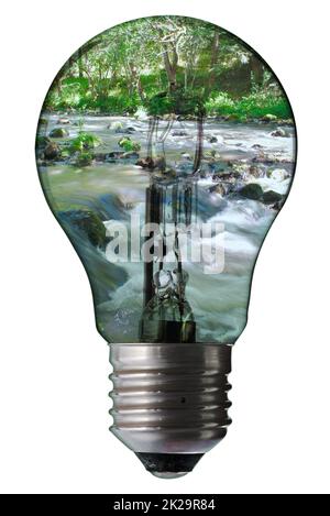 illustrazione sul tema dell'energia idroelettrica con un fiume sullo sfondo e una lampadina in trasparenza Foto Stock