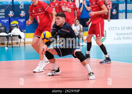 Montesilvano, Pescara, Italia. 22nd set, 2022. In azione durante il CEV U20 Campionato europeo di pallavolo 2022 a Montesilvano (Credit Image: © Elena Vizzoca/Pacific Press via ZUMA Press Wire) Foto Stock