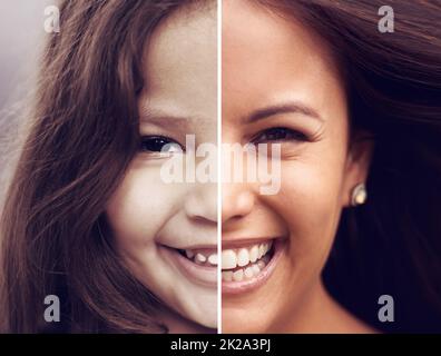 Le ragazze piccole rendono il mondo più dolce. Immagine composita di una donna ora e come bambino. Foto Stock