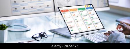 Kanban Project Management Software su laptop Foto Stock