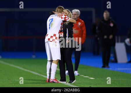 ZAGABRIA, CROAZIA - 22 SETTEMBRE: Lovro Majer celebra dopo la vittoria nella UEFA Nations League Un incontro di Gruppo 1 tra Croazia e Danimarca allo Stadion Maksimir il 22 settembre 2022 a Zagabria, Croazia. Foto: Sanjin Strukic/PIXSELL Foto Stock