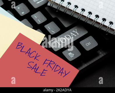 Didascalia di testo che presenta gli sconti del Black Friday. L'idea di affari attrae i compratori con i prodotti esclusivi è il prezzo più basso che entra parola chiave e descrizione dell'immagine, che scrive la definizione di parola ed il significato Foto Stock