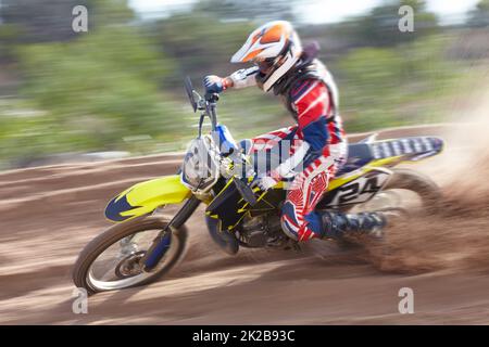 Vivere sul bordo. Scatto di un evento di motocross. Foto Stock