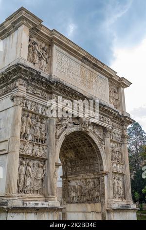 Arco di Traiano, antico arco trionfale romano, Benevento, Campania, Italia Foto Stock