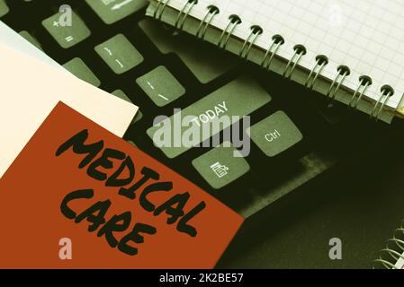 Visualizzazione concettuale Assistenza medica. Parola scritta sull'attenzione professionale dei medici medici in salute, inserendo informazioni importanti Online, digitando Funny Internet Blog Foto Stock