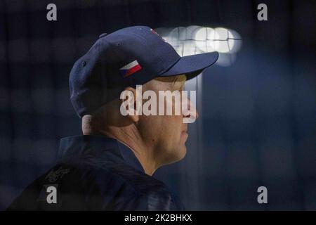 Regensburg, Baviera, Germania. 21st Set, 2022. Il manager ceco PAVEL CHADIM guarda il gioco nella qualificazione World Baseball Classic contro la Spagna nella Armin Wolf Baseball Arena di Ratisbona, Germania. (Credit Image: © Kai Dambach/ZUMA Press Wire) Foto Stock