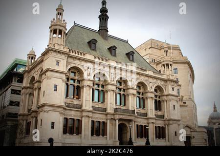 Città di Londra edificio scolastico su Victoria Embankment inLondon, REGNO UNITO Foto Stock