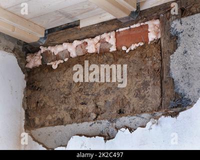 Ristrutturazione della casa in un vecchio edificio appena acquistato Foto Stock