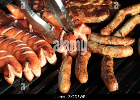 German Bratwurst on barbecue Grill Foto Stock