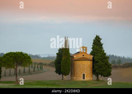 Cappella della Madonna di Vitaleta, San Quirico d'Orcia, Toscana, Italia Foto Stock