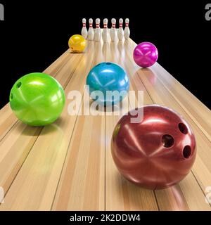 palline da bowling colorate e skittle. Foto Stock