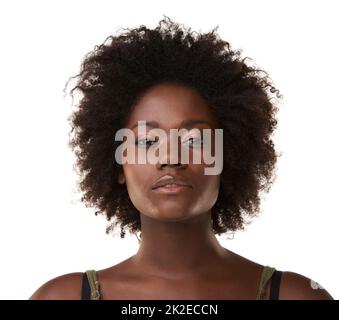 Paludi una bellezza naturale. Studio girato di una giovane donna attraente isolato su bianco. Foto Stock