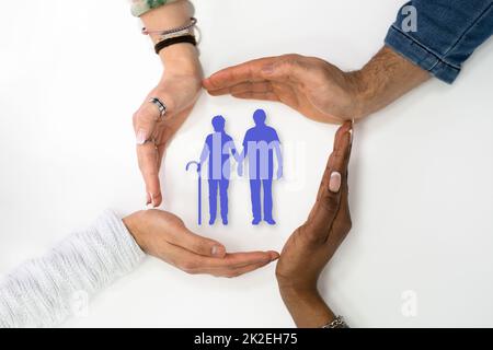 Protezione assicurativa di coppia della famiglia anziana Foto Stock