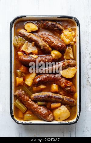 rustico inglese salsiccia casseruola comfort cibo Foto Stock