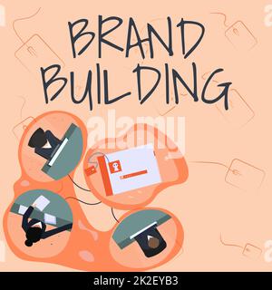 Cartello che mostra Brand Building. Panoramica aziendale generazione di consapevolezza creazione e promozione di colleghi aziendali con riunione di Office Condivisione di pensieri che mostrano il nuovo piano di progetto. Foto Stock