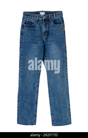 Jeans isolato. Eleganti pantaloni o pantaloni in denim blu alla moda isolati su sfondo bianco. Percorso di taglio, moda estiva e autunnale. Vista frontale. Foto Stock