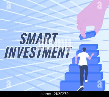 Cartello di testo che mostra Smart Investment. Idea di business allocare fondi a un bene o impegnare capitale Gentleman Climbing Up Stair Case cercando di raggiungere gli obiettivi definire i progressi. Foto Stock