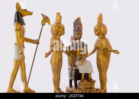 Ancora vita con figure egiziane faraone, anubis Foto Stock