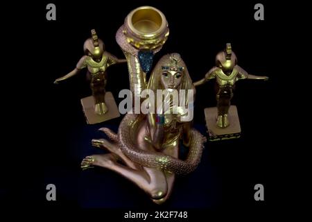 Figure egiziane serpente, cleopatra e nebtht, eset Foto Stock