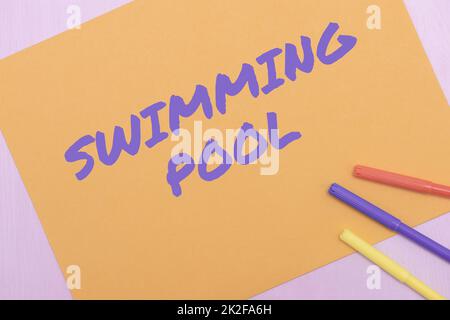 Scrittura a mano piscina. Struttura di approccio aziendale progettata per tenere l'acqua per le attività ricreative flashy School Office Supplies, insegnare Collezioni di apprendimento, Strumenti di scrittura Foto Stock
