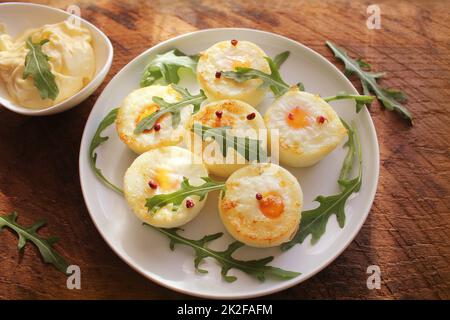 Colazione muffin uovo. Coppe di uovo Foto Stock